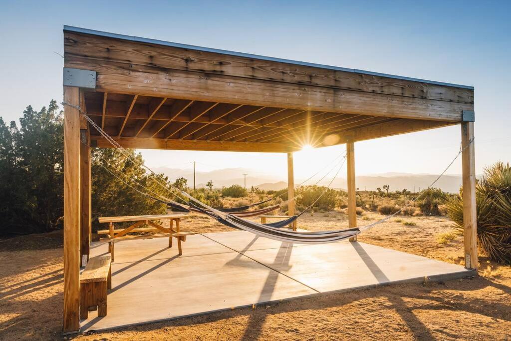 Joshua Tree Hidden Tower * Views - Landmark Yucca Valley Exterior photo